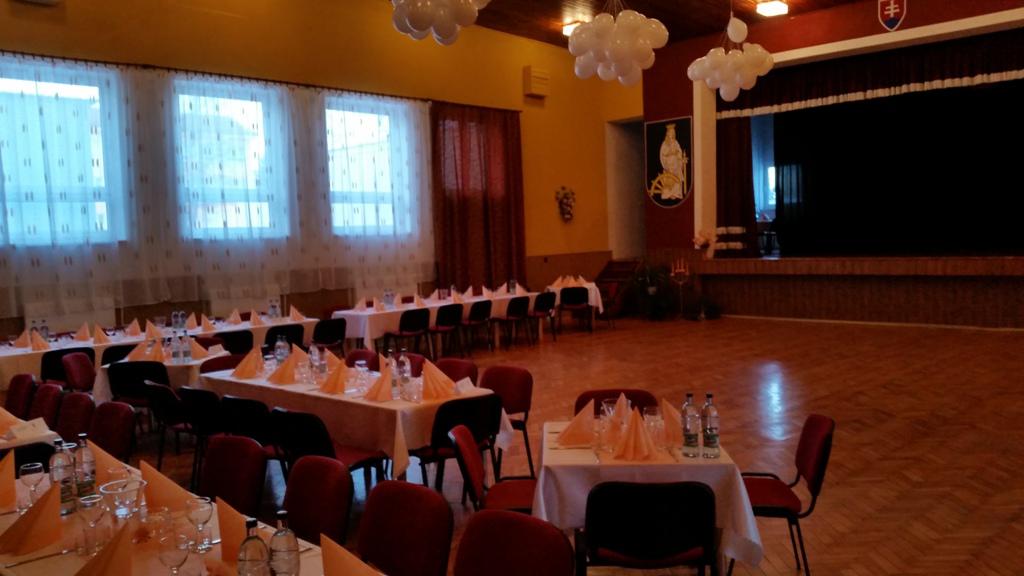 Fotogaléria 24. obecný ples (27) 24. obecný ples