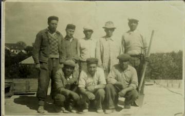 Výstavba ZŠ v Terni rok 1961Spodný rad zľava: Ma Výstavba ZŠ v Terni rok 1961Spodný rad zľava: Ma