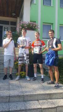 súťažiaci v kategórií horský bicykel nad 15r. súťažiaci v kategórií horský bicykel nad 15r.