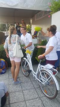 výherkyňa 1. ceny dámskeho bicykla výherkyňa 1. ceny dámskeho bicykla